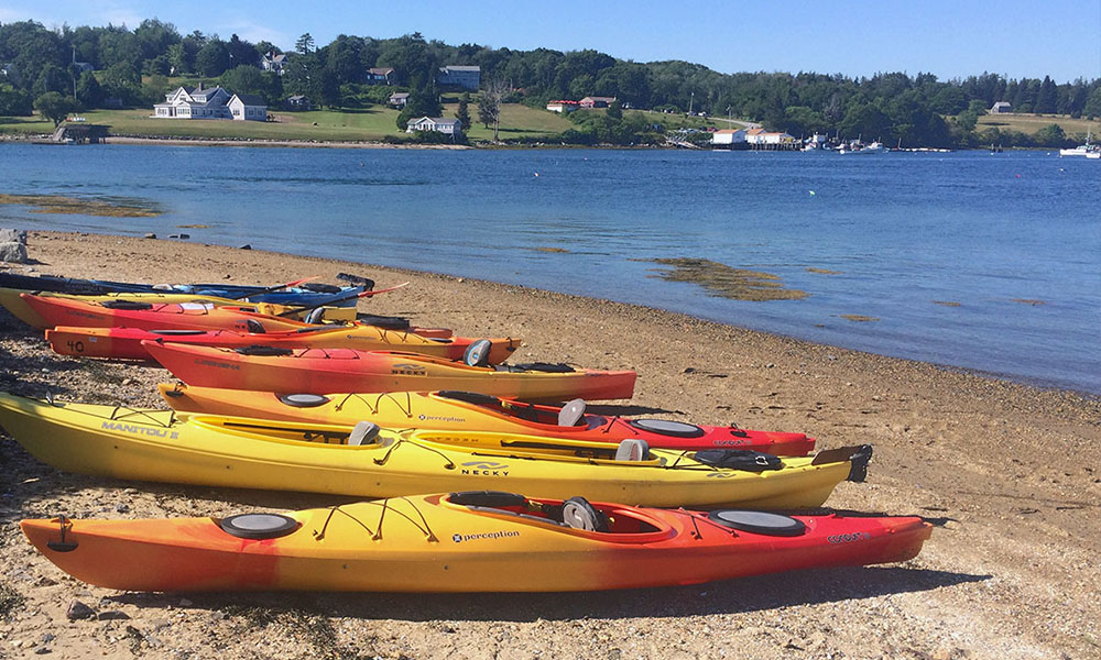 Maine Kayak rentals on the beach at Pemaquid Harbor, Maine location